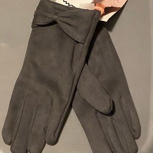 NWT WOMENS GLOVES
